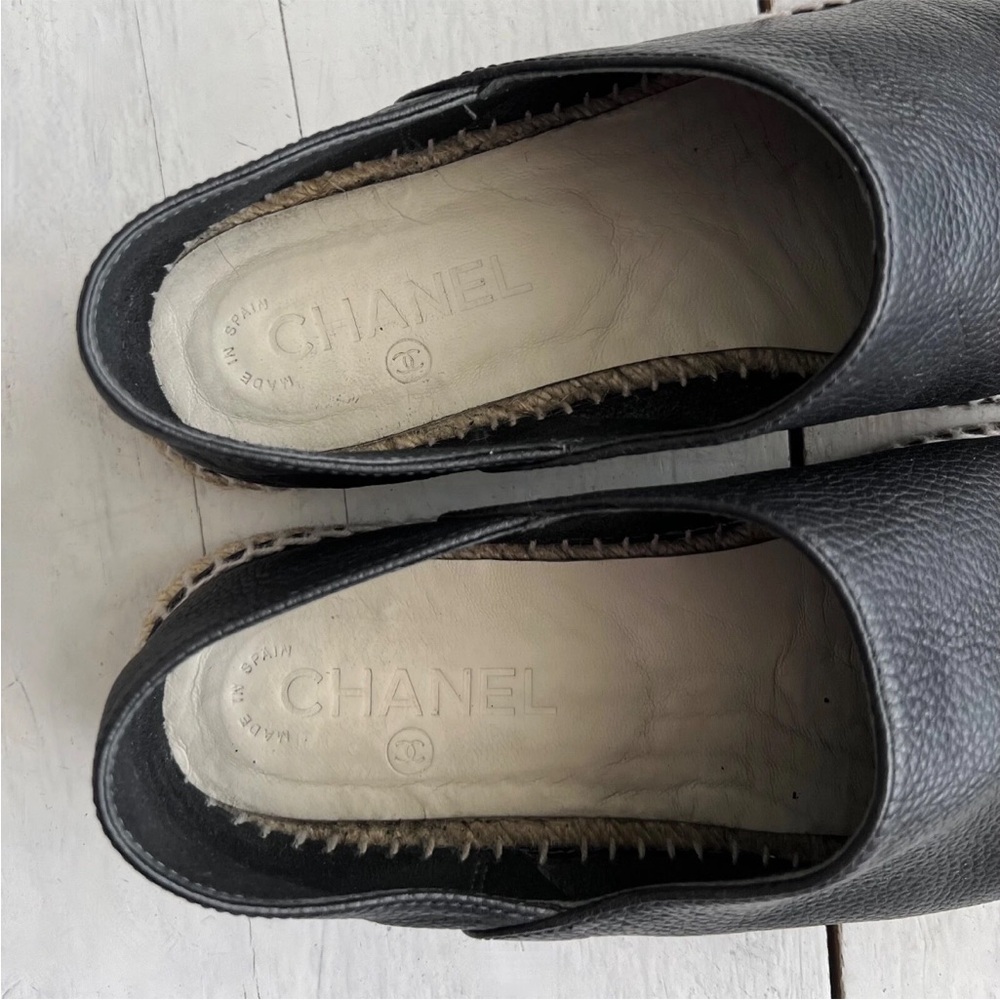 Rare CHANEL Womens CC Logo Cap Toe Espadrilles Black Leather sz 40 Tweed Quilted - Picture 15 of 15